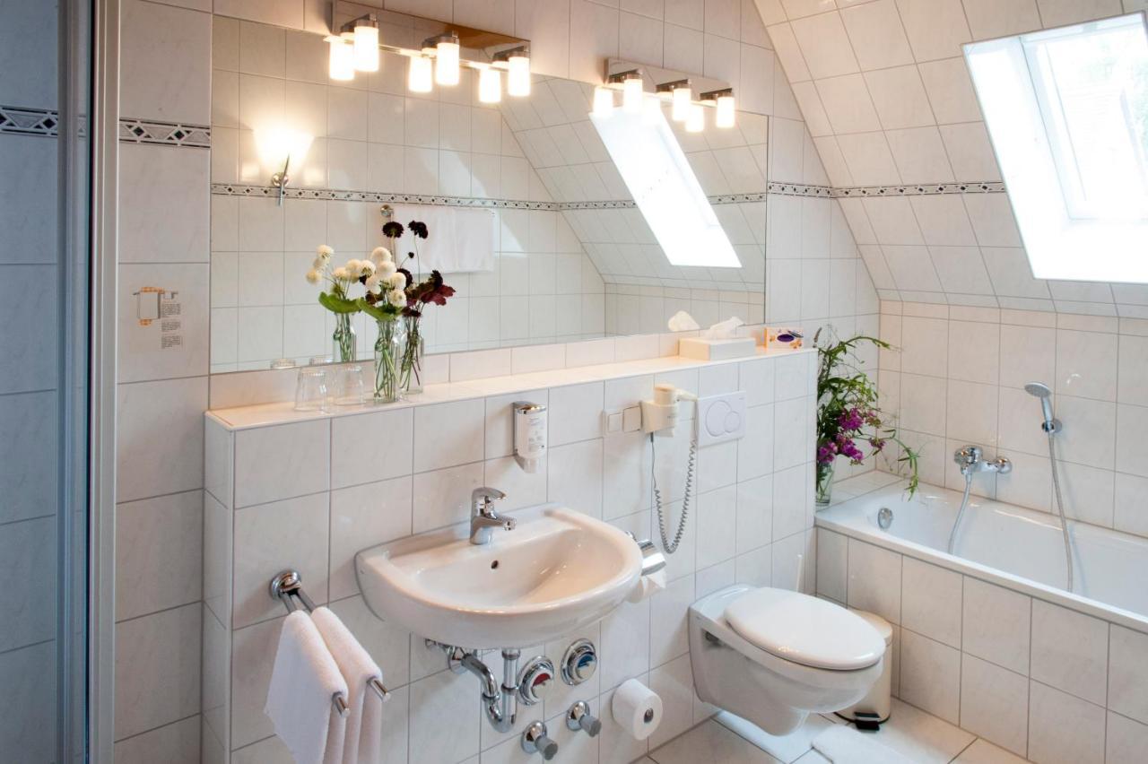 Hotel Wappenstube Эрбах Экстерьер фото